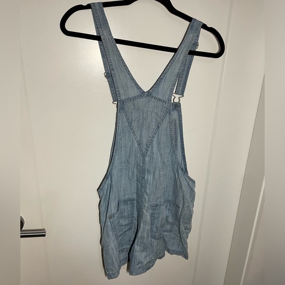 Aritzia TNA Senryu Shorts Denim Overalls Medium Light Wash Women’s Jean XS - Picture 6 of 9